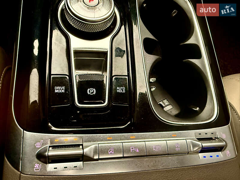 Мінівен Kia Carnival 2021 в Києві