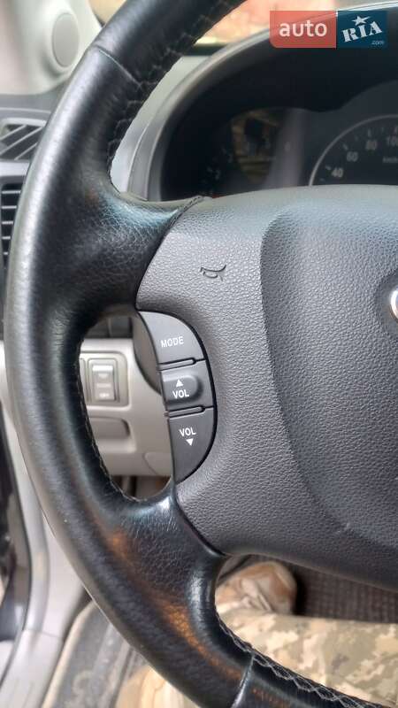 Минивэн Kia Carnival 2006 в Львове