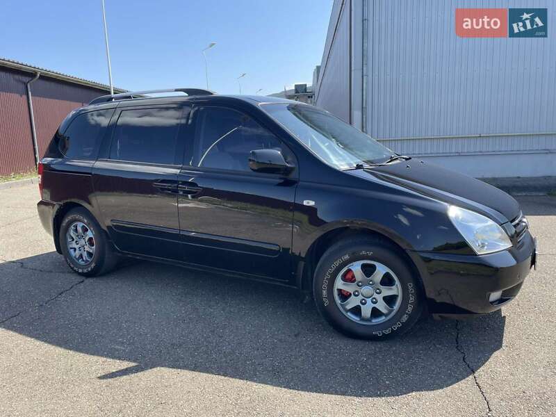 Минивэн Kia Carnival 2008 в Виноградове