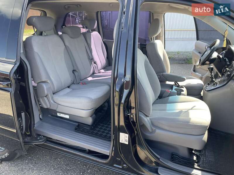 Минивэн Kia Carnival 2008 в Виноградове