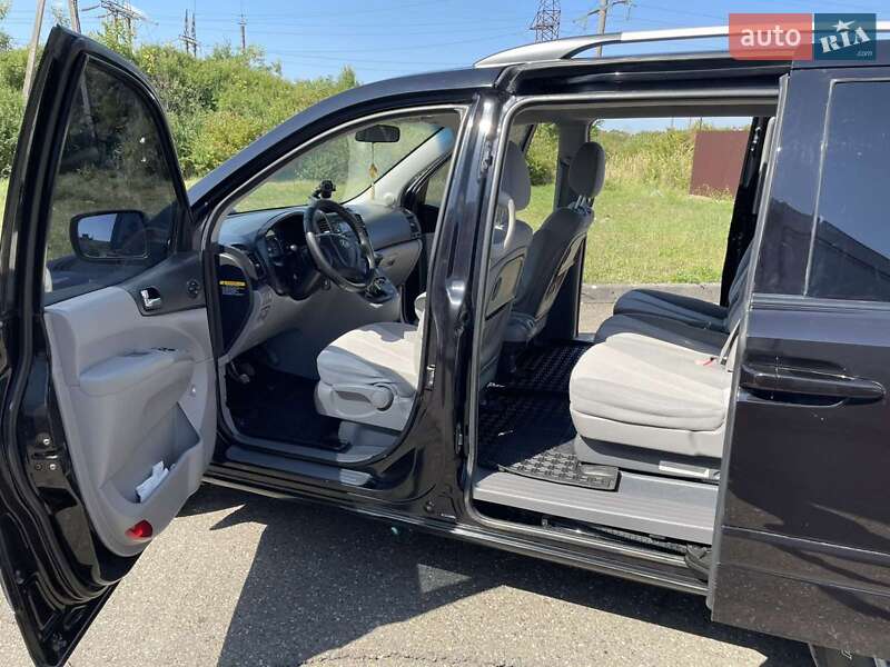 Минивэн Kia Carnival 2008 в Виноградове