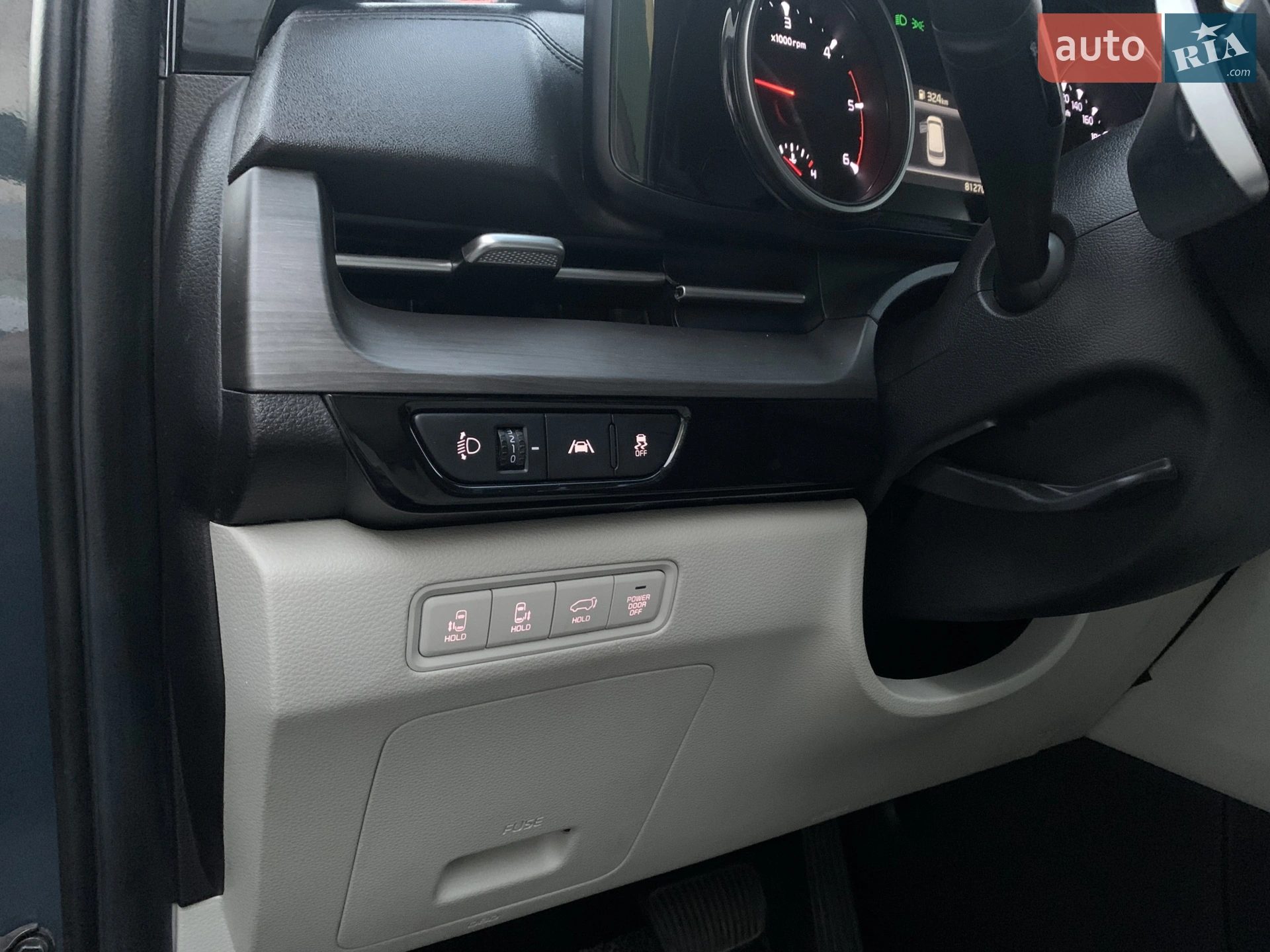 2020 Kia Carnival - мініатюра 9