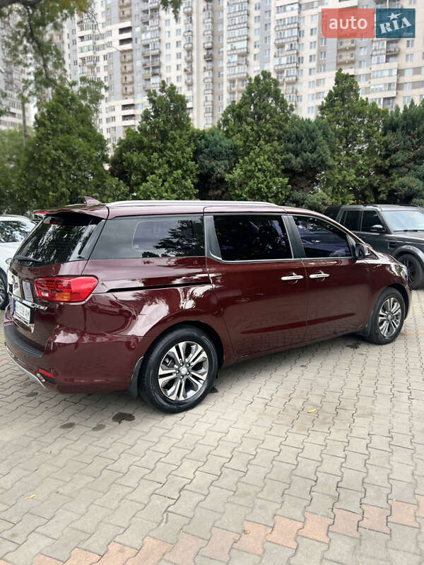 Мінівен Kia Carnival 2019 в Одесі
