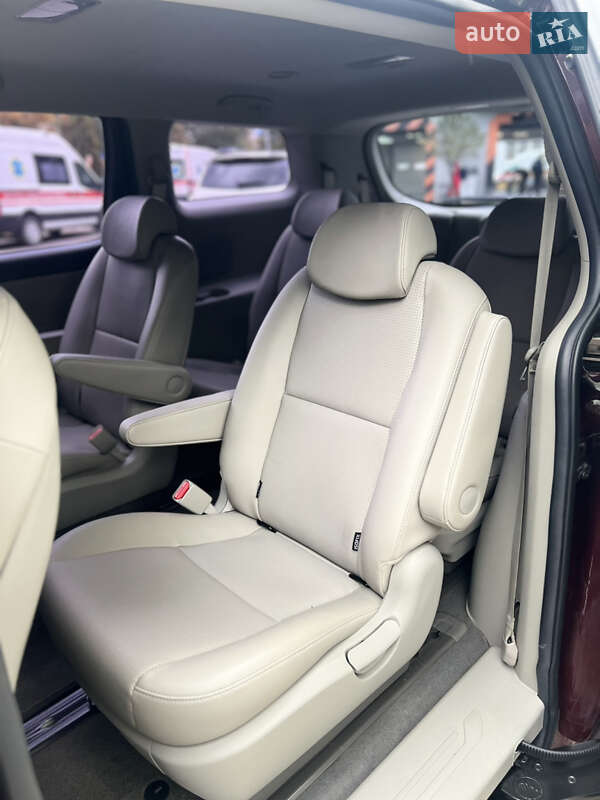 Мінівен Kia Carnival 2019 в Одесі