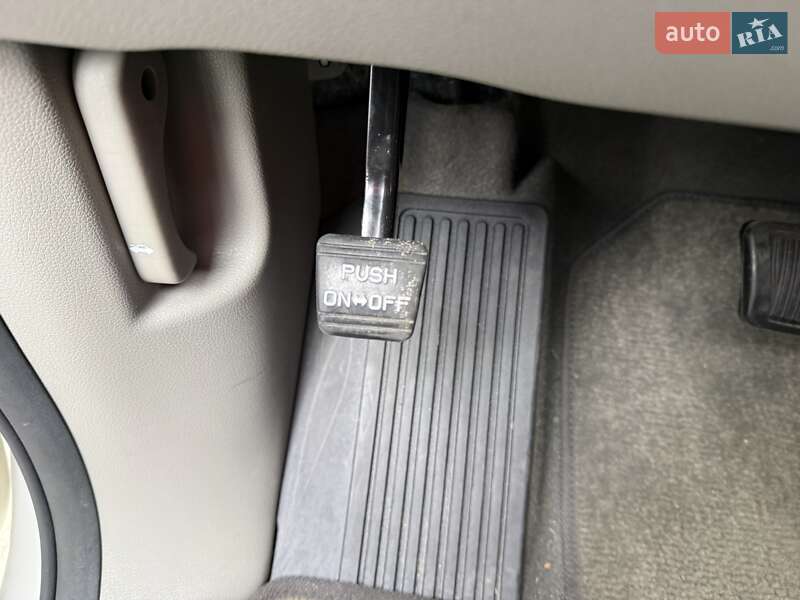 Минивэн Kia Carnival 2016 в Киеве фото 21 Минивэн Kia Carnival 2016 в Киеве