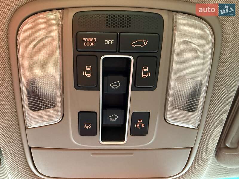 Минивэн Kia Carnival 2016 в Киеве фото 33 Минивэн Kia Carnival 2016 в Киеве