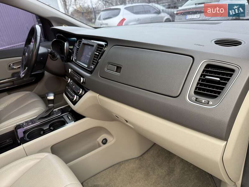Минивэн Kia Carnival 2016 в Киеве фото 37 Минивэн Kia Carnival 2016 в Киеве