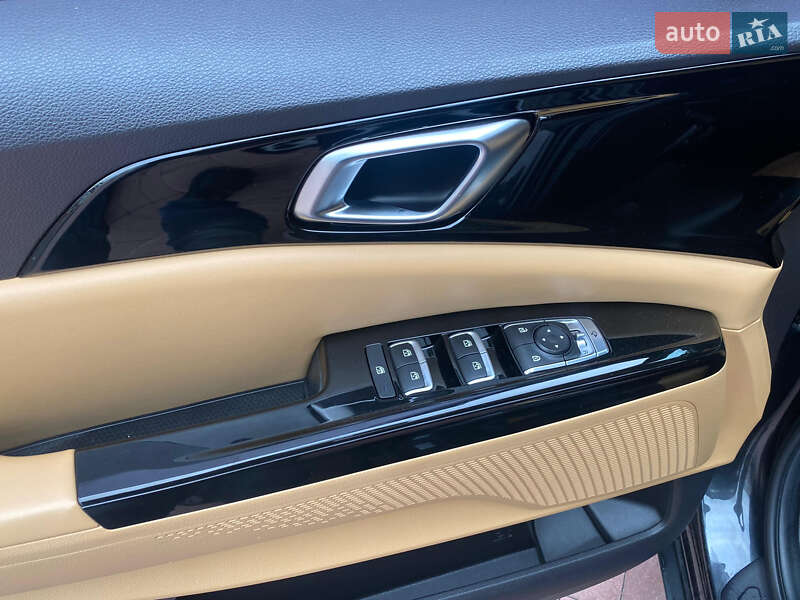 Мінівен Kia Carnival 2021 в Рівному