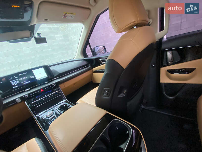 Мінівен Kia Carnival 2021 в Рівному