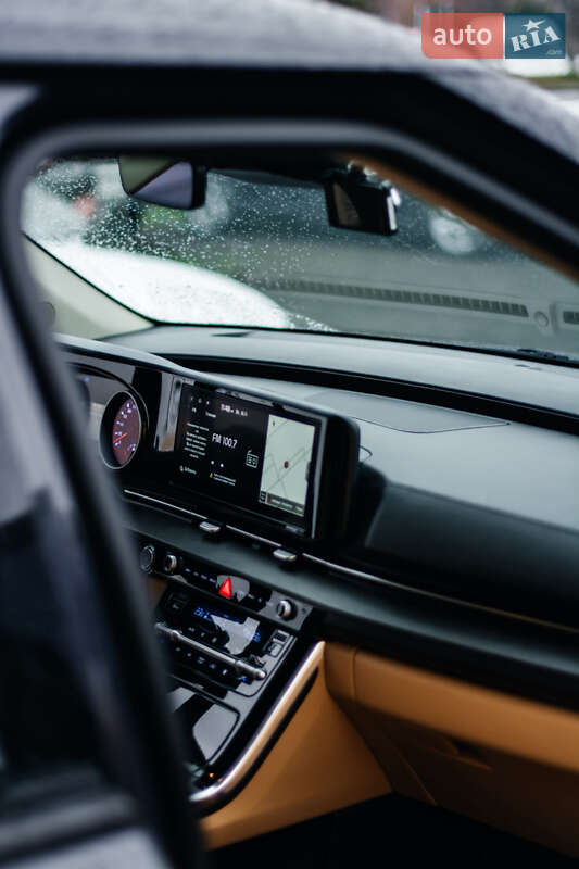 Минивэн Kia Carnival 2021 в Ровно