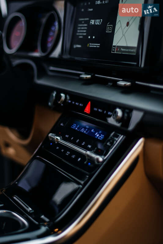 Минивэн Kia Carnival 2021 в Ровно