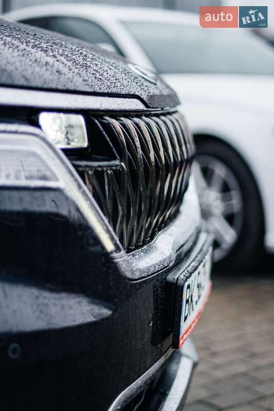 Минивэн Kia Carnival 2021 в Ровно