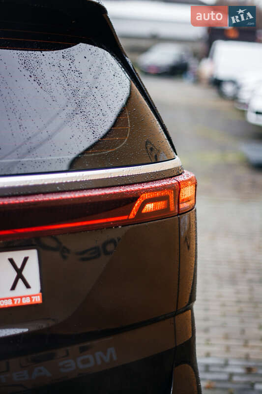 Минивэн Kia Carnival 2021 в Ровно