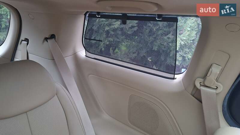 Минивэн Kia Carnival 2019 в Киеве