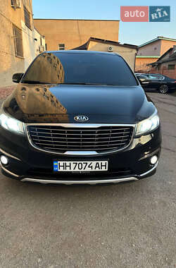 Минивэн Kia Carnival 2017 в Одессе