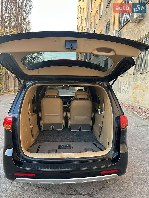 Минивэн Kia Carnival 2017 в Одессе