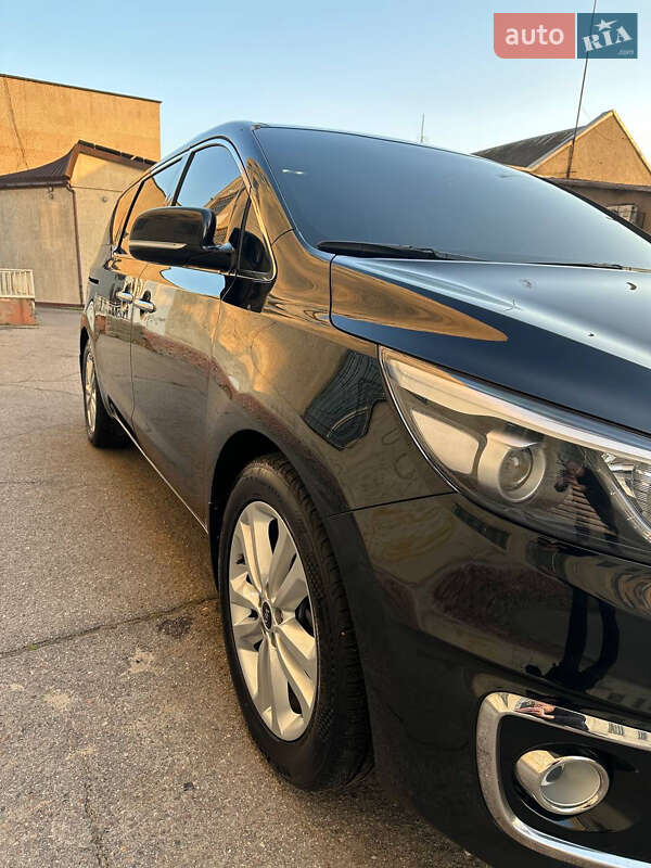 Минивэн Kia Carnival 2017 в Одессе
