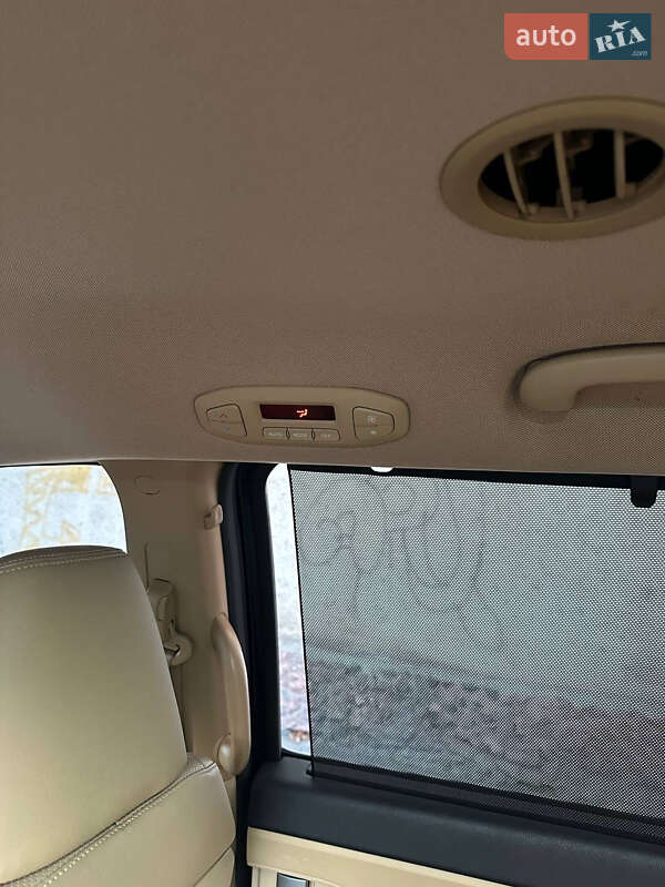 Минивэн Kia Carnival 2017 в Одессе