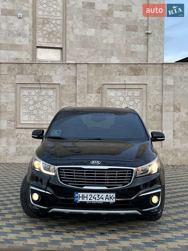 Минивэн Kia Carnival 2017 в Одессе