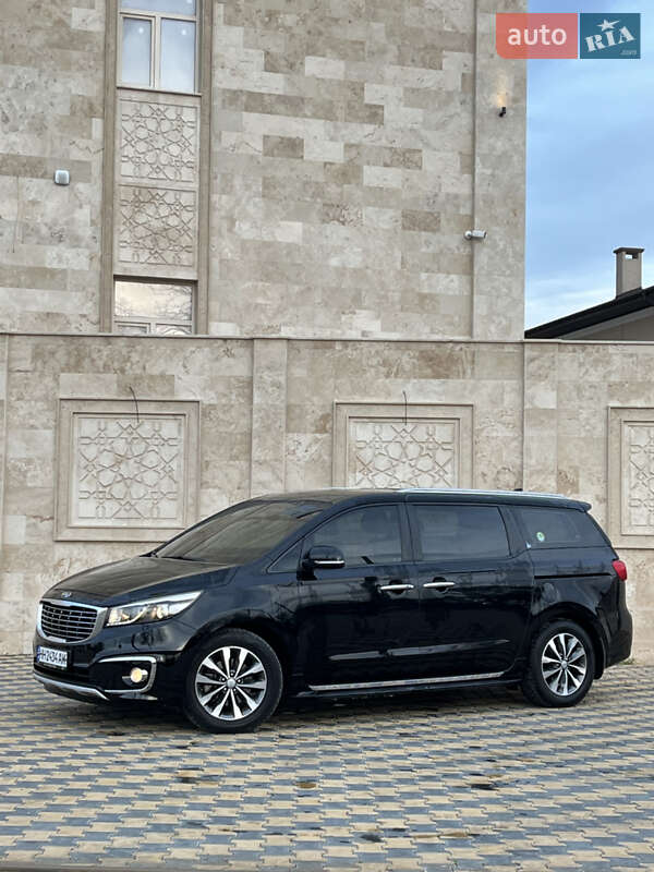Минивэн Kia Carnival 2017 в Одессе