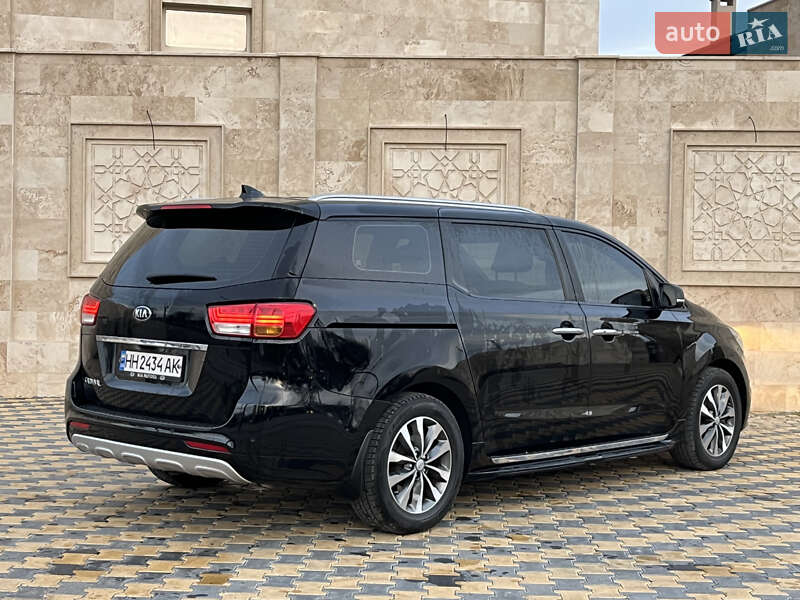 Минивэн Kia Carnival 2017 в Одессе