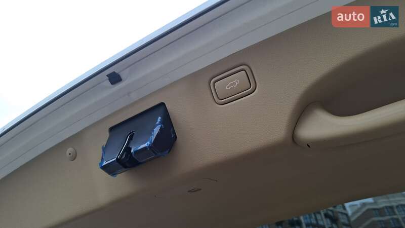 Минивэн Kia Carnival 2019 в Киеве