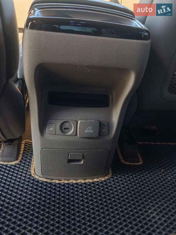 Мінівен Kia Carnival 2015 в Бородянці