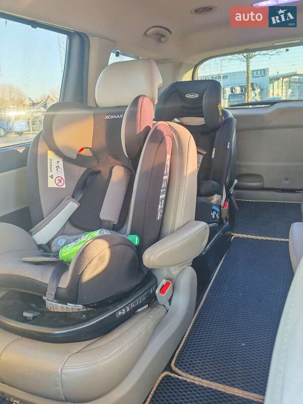 Мінівен Kia Carnival 2015 в Бородянці