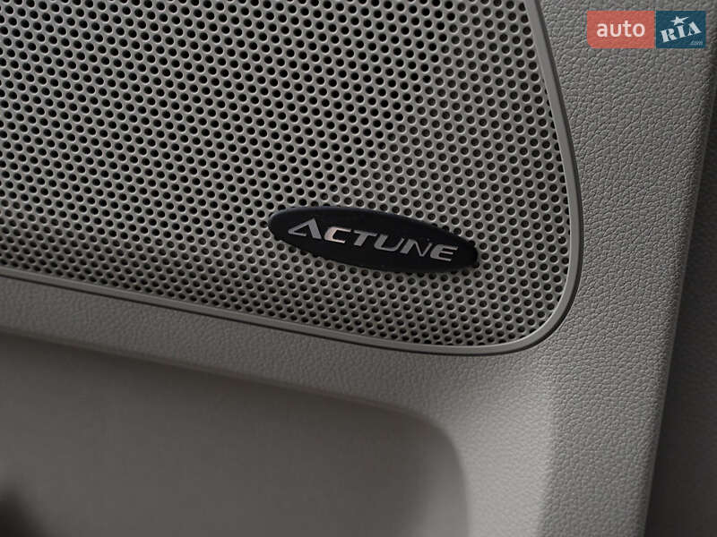 Мінівен Kia Carnival 2014 в Одесі