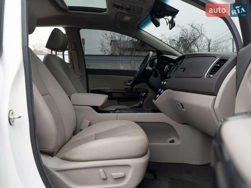 Мінівен Kia Carnival 2014 в Одесі