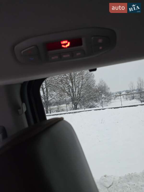 Минивэн Kia Carnival 2014 в Тячеве фото 8 Минивэн Kia Carnival 2014 в Тячеве