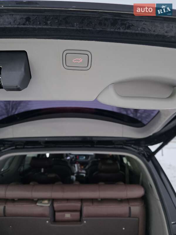 Минивэн Kia Carnival 2014 в Тячеве фото 16 Минивэн Kia Carnival 2014 в Тячеве