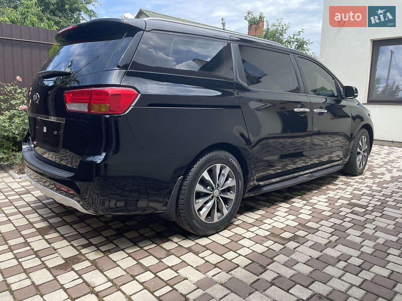 Мінівен Kia Carnival 2017 в Одесі