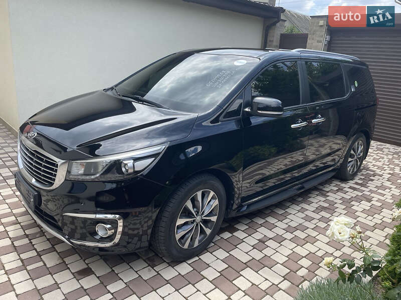 Мінівен Kia Carnival 2017 в Одесі
