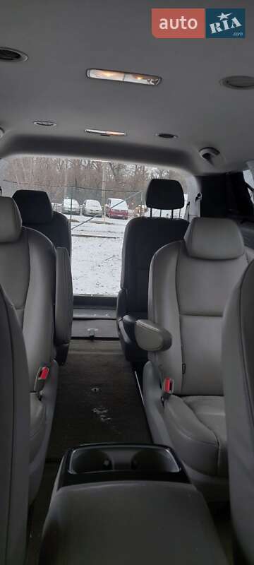 Минивэн Kia Carnival 2014 в Полтаве
