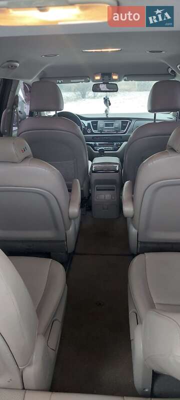 Минивэн Kia Carnival 2014 в Полтаве
