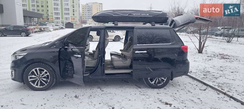 Минивэн Kia Carnival 2014 в Полтаве