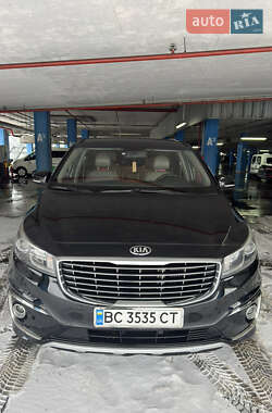 Мінівен Kia Carnival 2015 в Львові