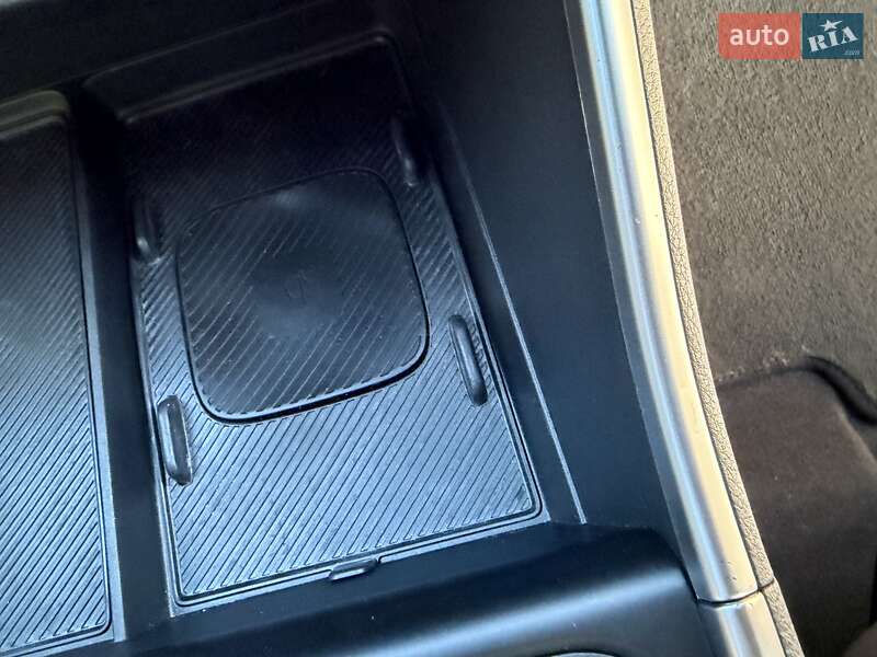 Минивэн Kia Carnival 2024 в Киеве фото 29 Минивэн Kia Carnival 2024 в Киеве