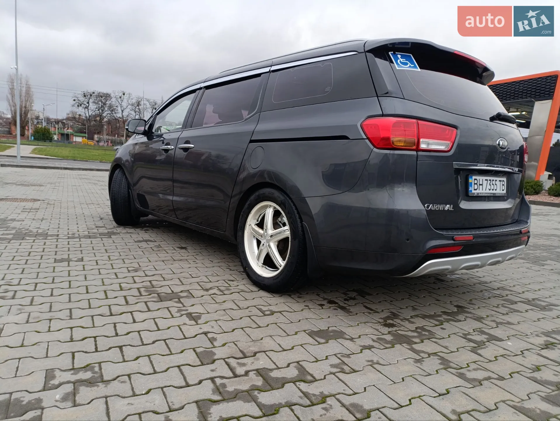 2018 Kia Carnival - мініатюра 2