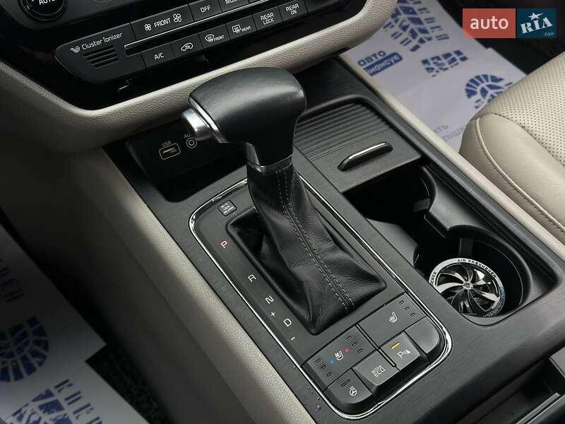 Минивэн Kia Carnival 2017 в Одессе фото 30 Минивэн Kia Carnival 2017 в Одессе