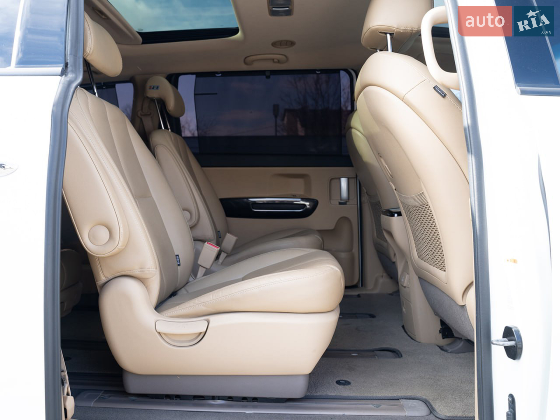 2014 Kia Carnival - мініатюра 40