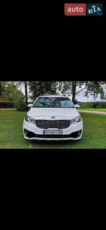 Минивэн Kia Carnival 2016 в Ивано-Франковске