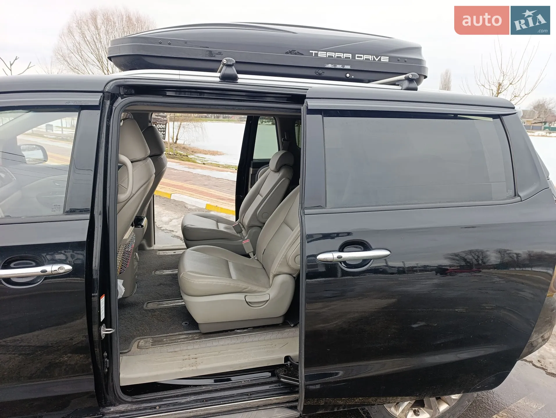 2017 Kia Carnival - мініатюра 12