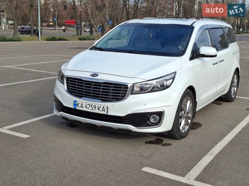 Минивэн Kia Carnival 2016 в Киеве