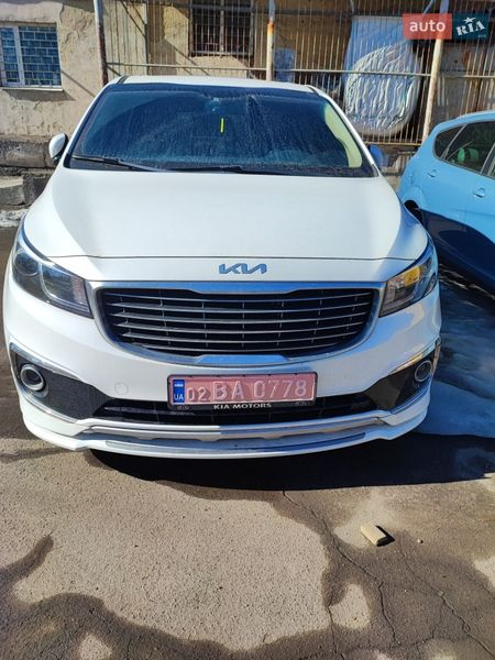 Минивэн Kia Carnival 2014 в Калиновке