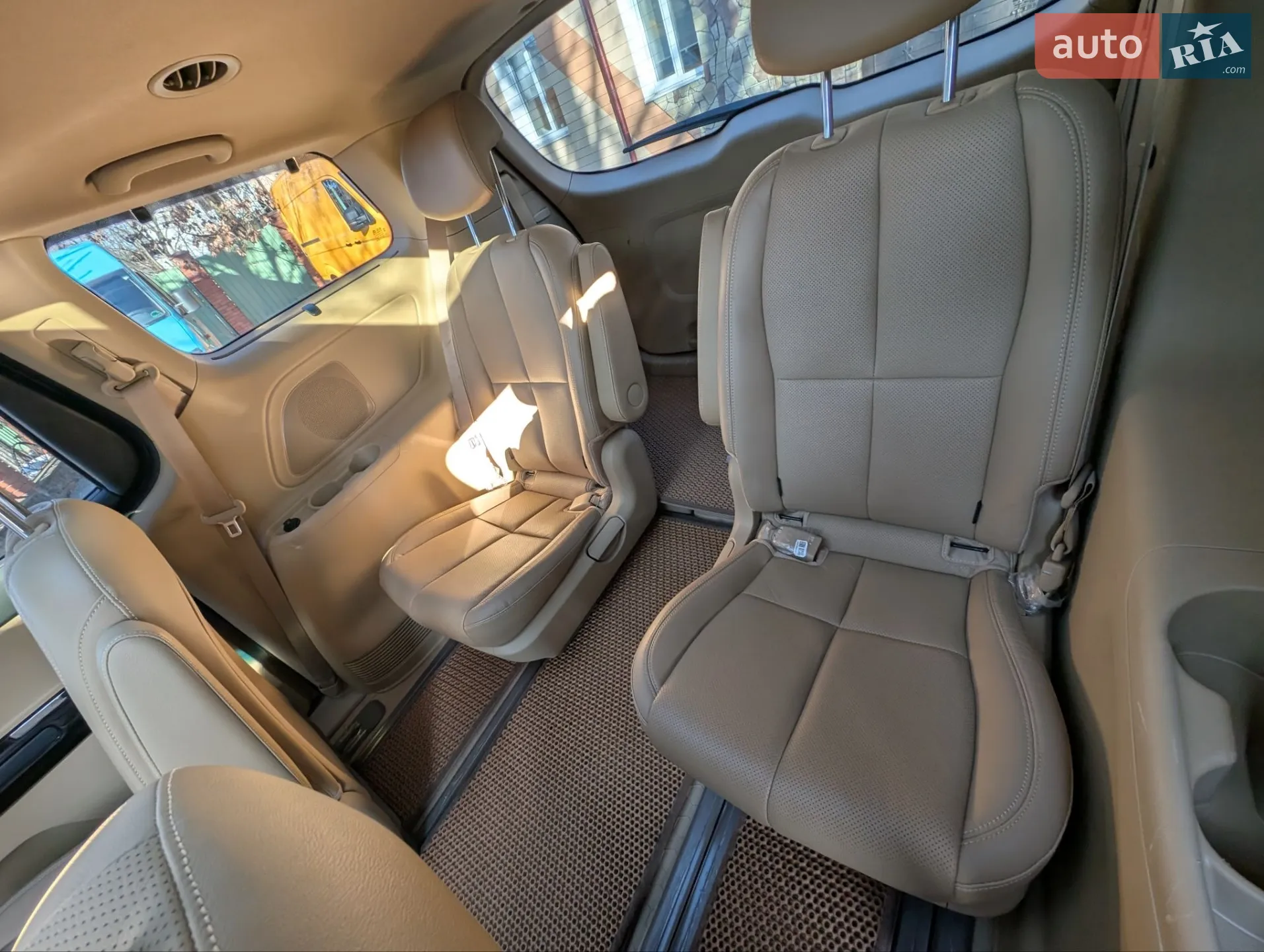 2018 Kia Carnival - мініатюра 28