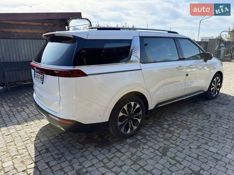 Минивэн Kia Carnival 2023 в Тернополе