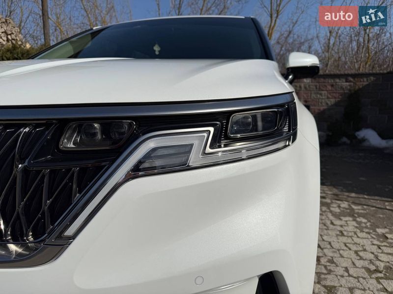 Минивэн Kia Carnival 2023 в Тернополе