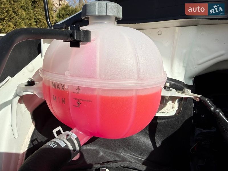 Минивэн Kia Carnival 2023 в Тернополе